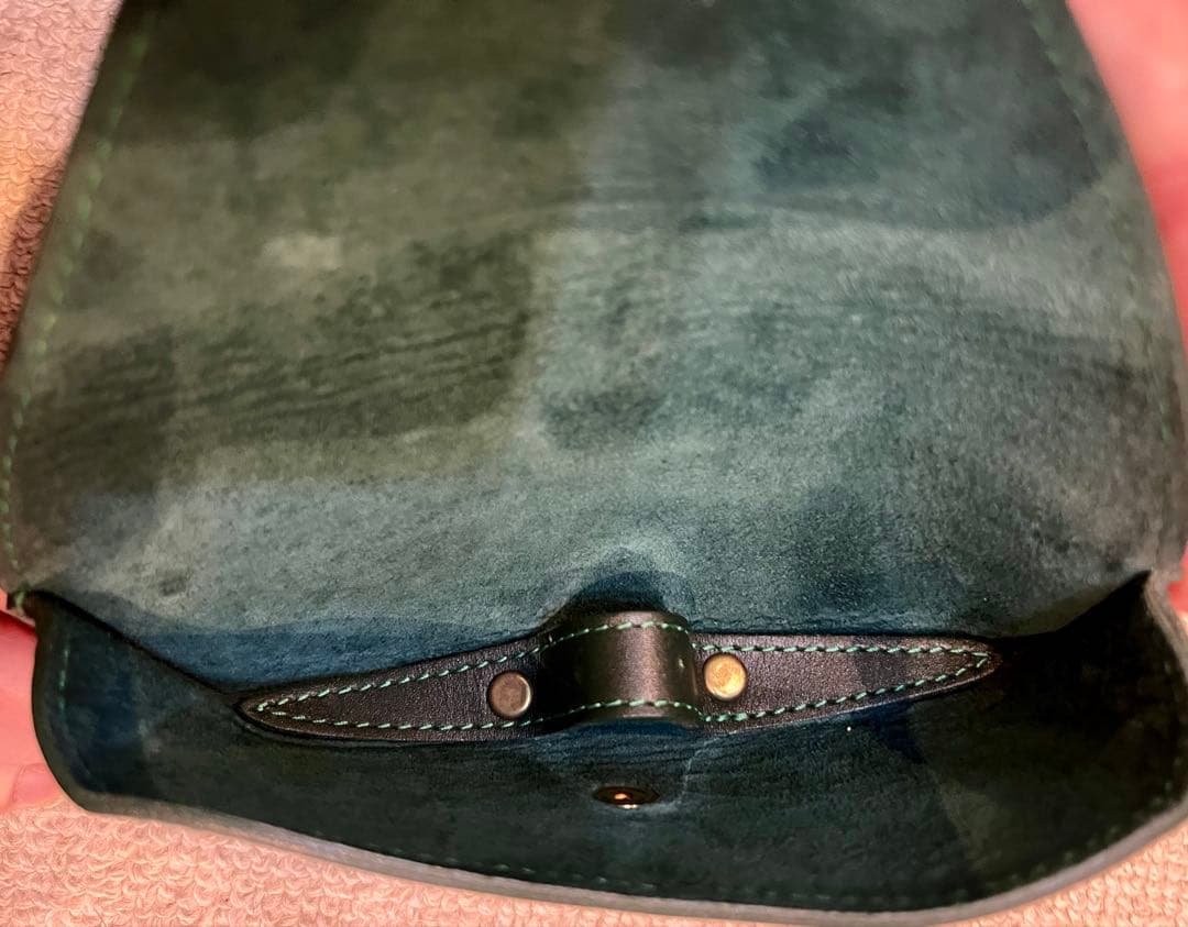 期間限定値下げ　送料込み　美品　箱付き　Ettinger グリーン メガネケース