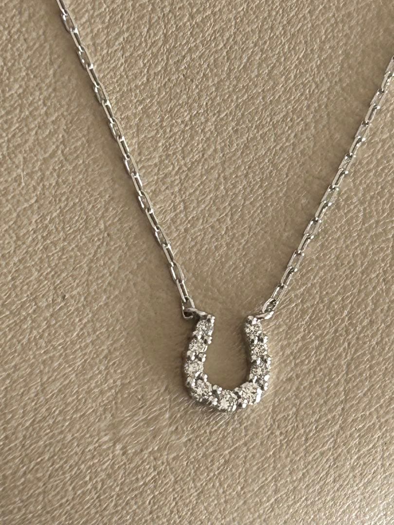 4℃ K10WG ダイヤモンド　ホースシュー　ネックレス