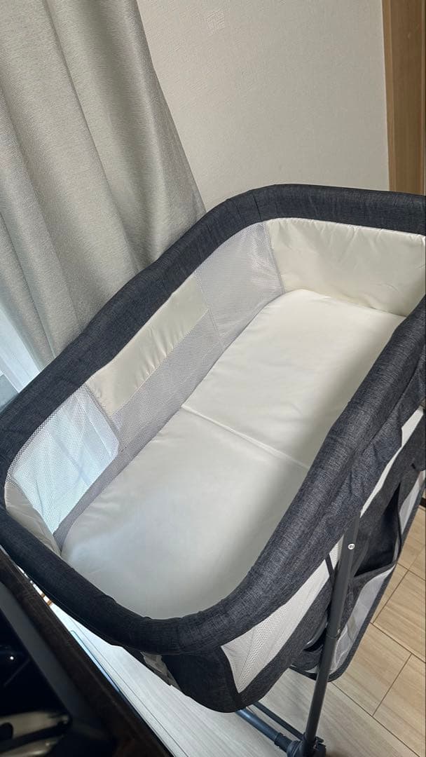 zoobly 折りたたみ式グレーのベビーベッド