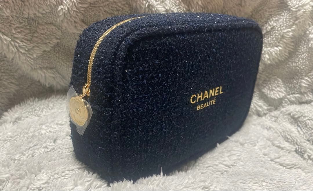 CHANEL クリスマスコフレ　限定ポーチ付き