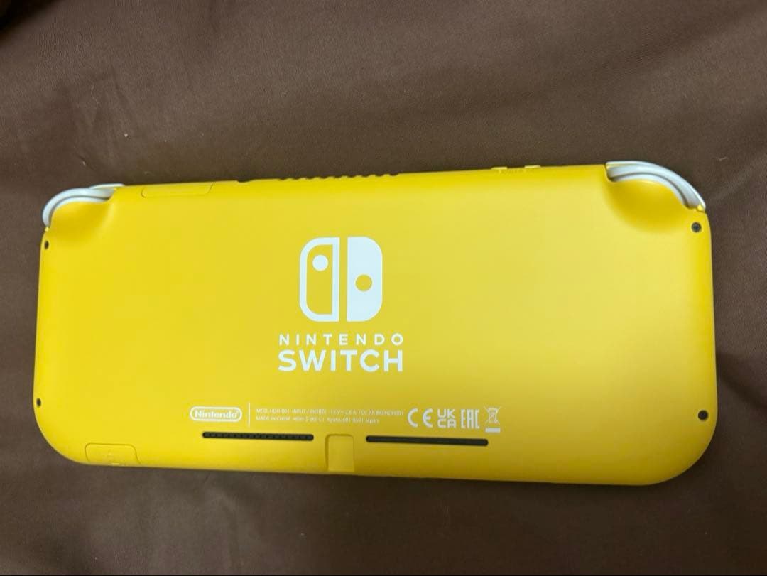 Nintendo Switch Lite イエロー本体充電用ケーブル