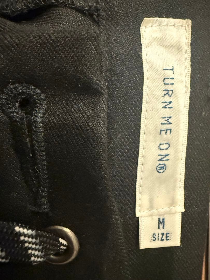 TURN ME ON ブラック スラックス Mサイズ