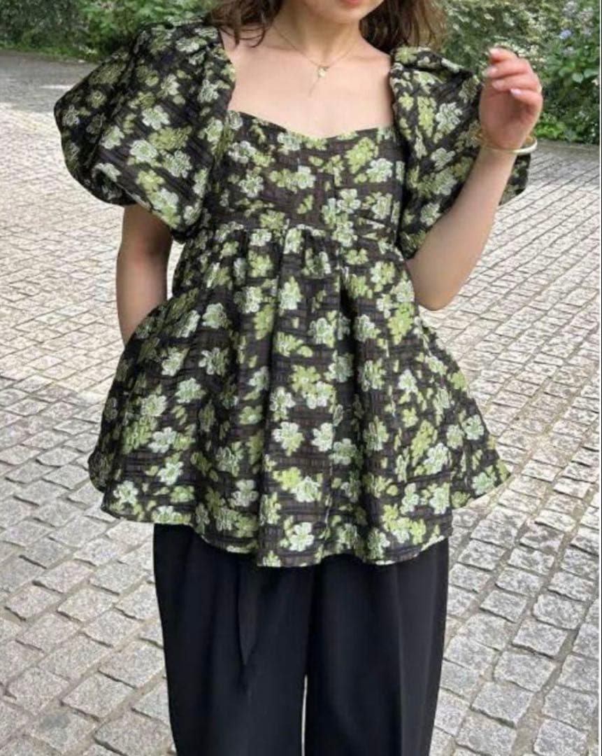 Lily Brown 3wayジャガードペプラムビスチェ