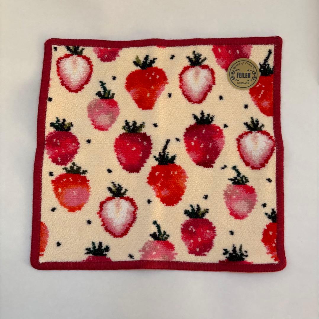 イチゴフェイラーハンカチとマスクポーチ