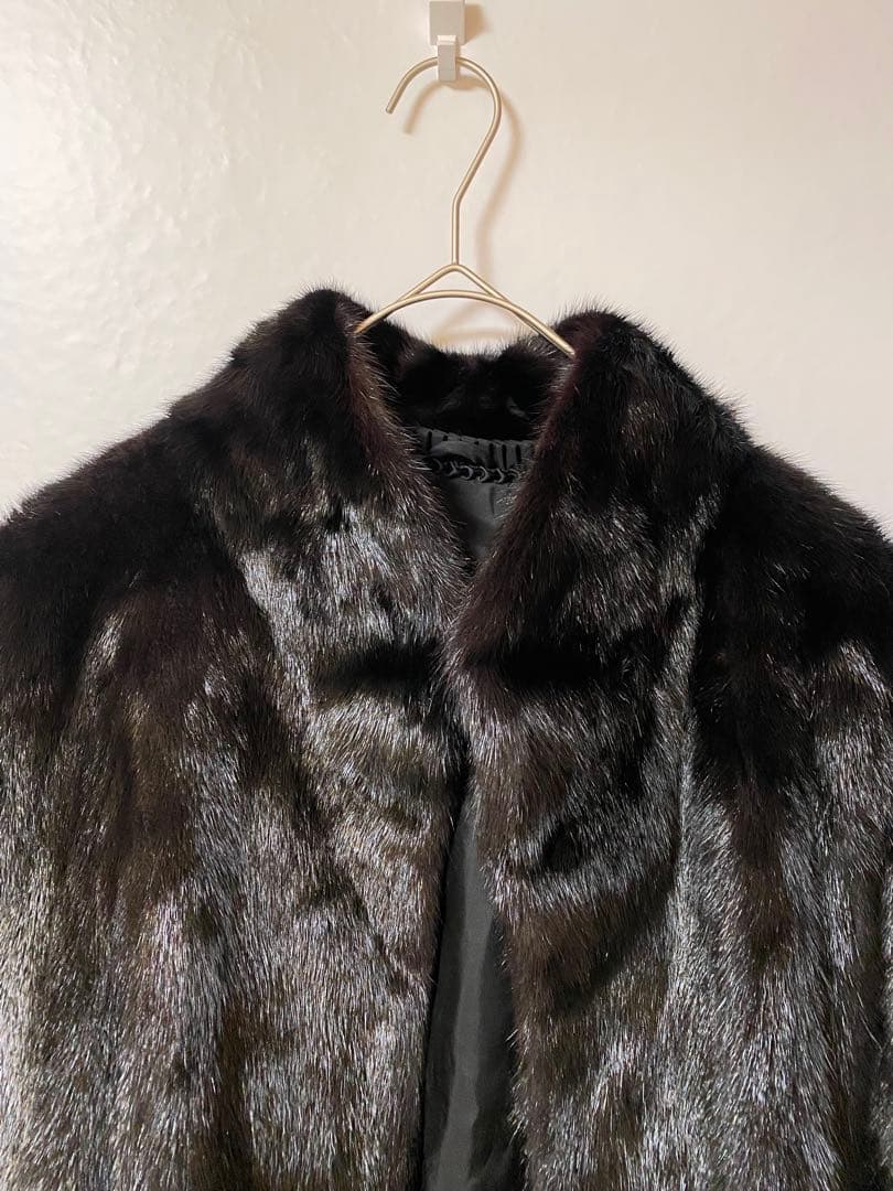 【超美品】黒 毛皮コート レディース　ブラック　アウター　高級感　ファーコート