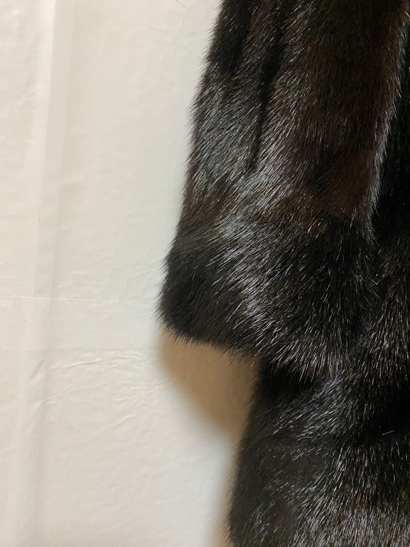 【超美品】黒 毛皮コート レディース　ブラック　アウター　高級感　ファーコート