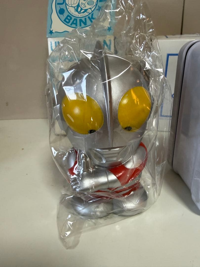 昭和レトロ 大和銀行 ウルトラマン カネゴン ソフビ貯金箱 箱付 非売品