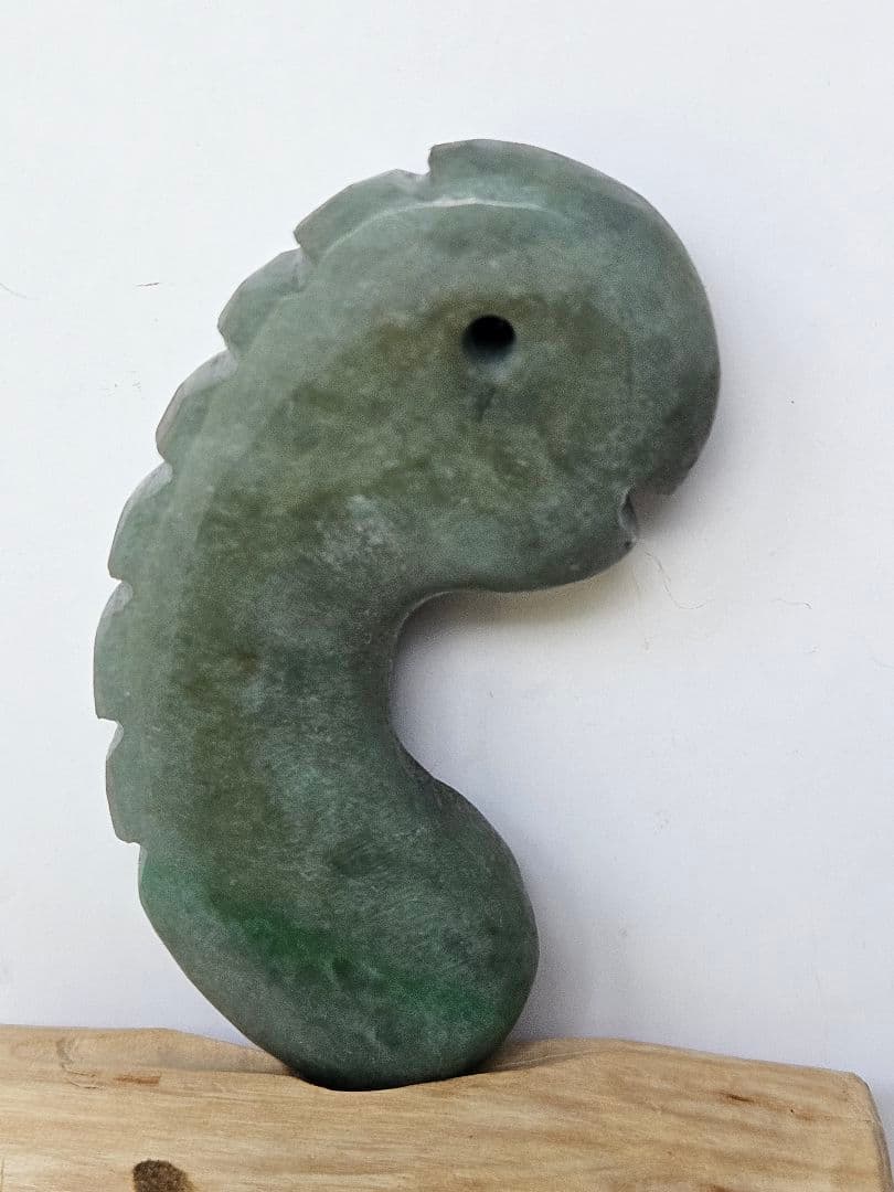 ひびき　　　　　　獣形　薙鎌 翡翠勾玉