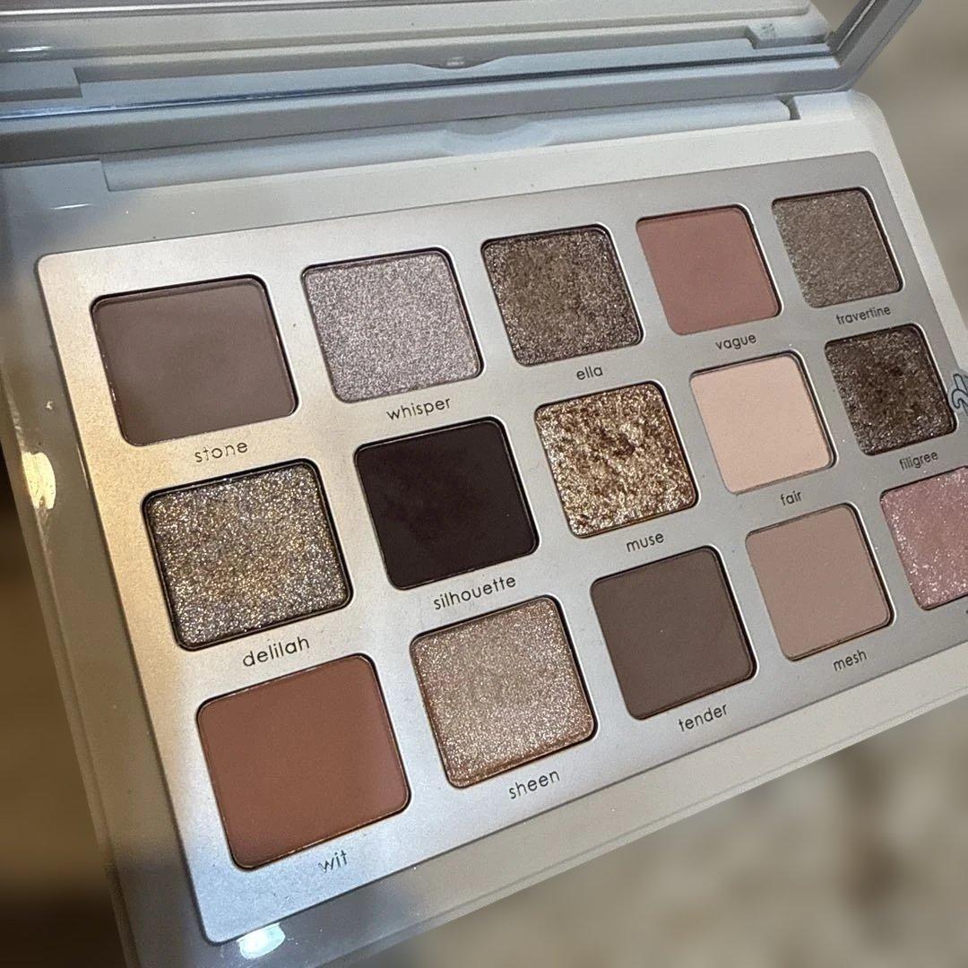 Natasha denonaアイシャドウパレット nude