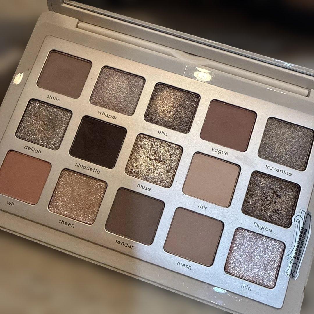 Natasha denonaアイシャドウパレット nude