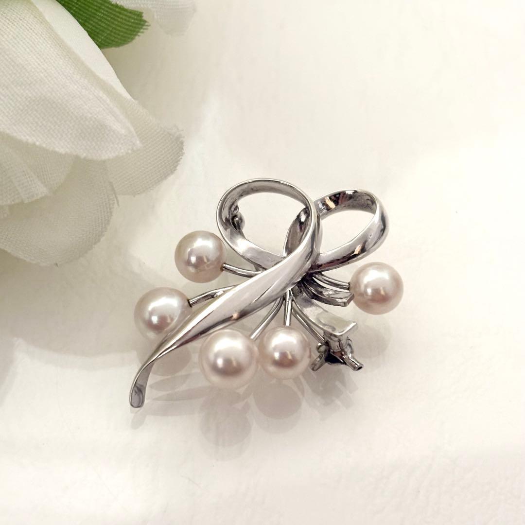 444【ミキモト】シルバー　パール　5珠　ブローチ　　皇室御用達ブランド