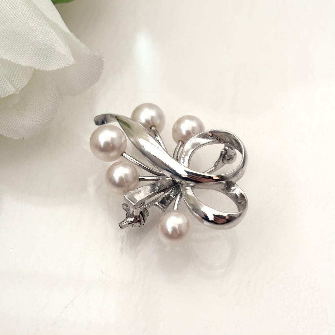444【ミキモト】シルバー　パール　5珠　ブローチ　　皇室御用達ブランド