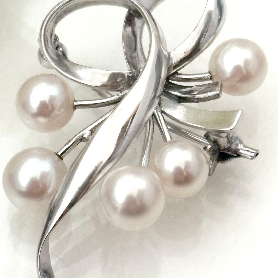 444【ミキモト】シルバー　パール　5珠　ブローチ　　皇室御用達ブランド