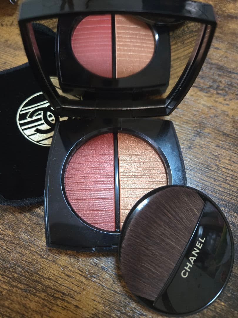 シャネル　レ ベージュ ヘルシー ゴールデン グロウ パウダー