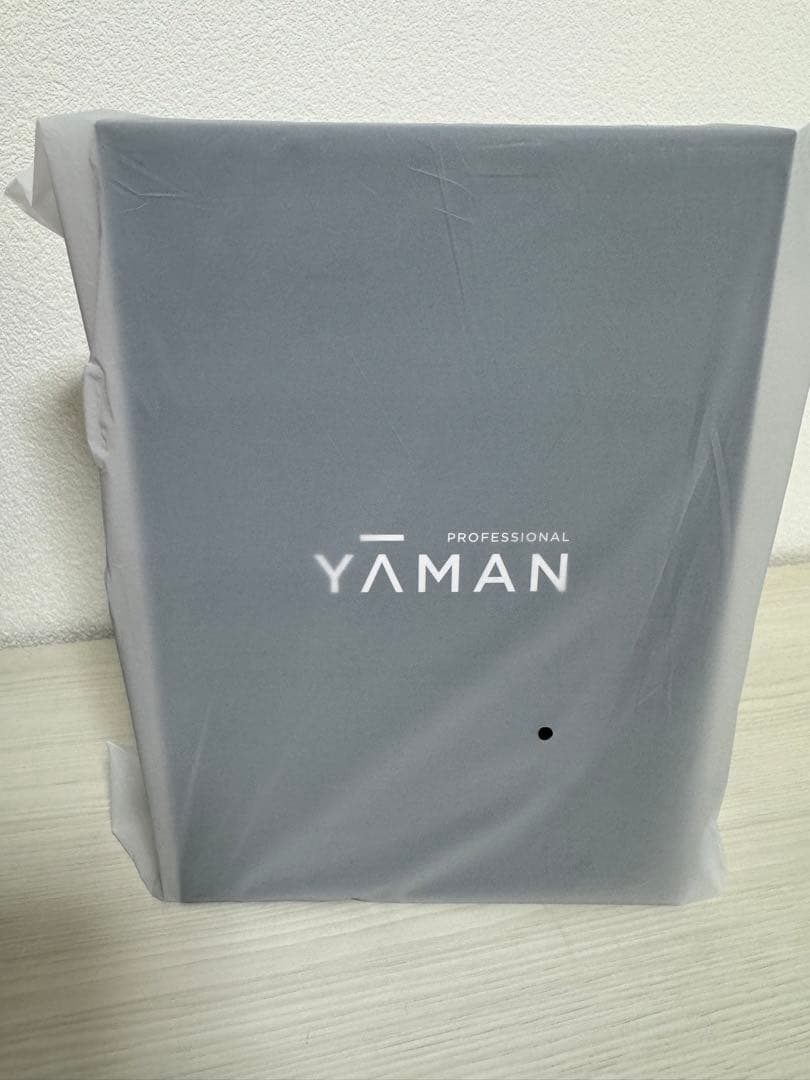 WAVYminiforsalonヤーマン　新品 美顔ローラー