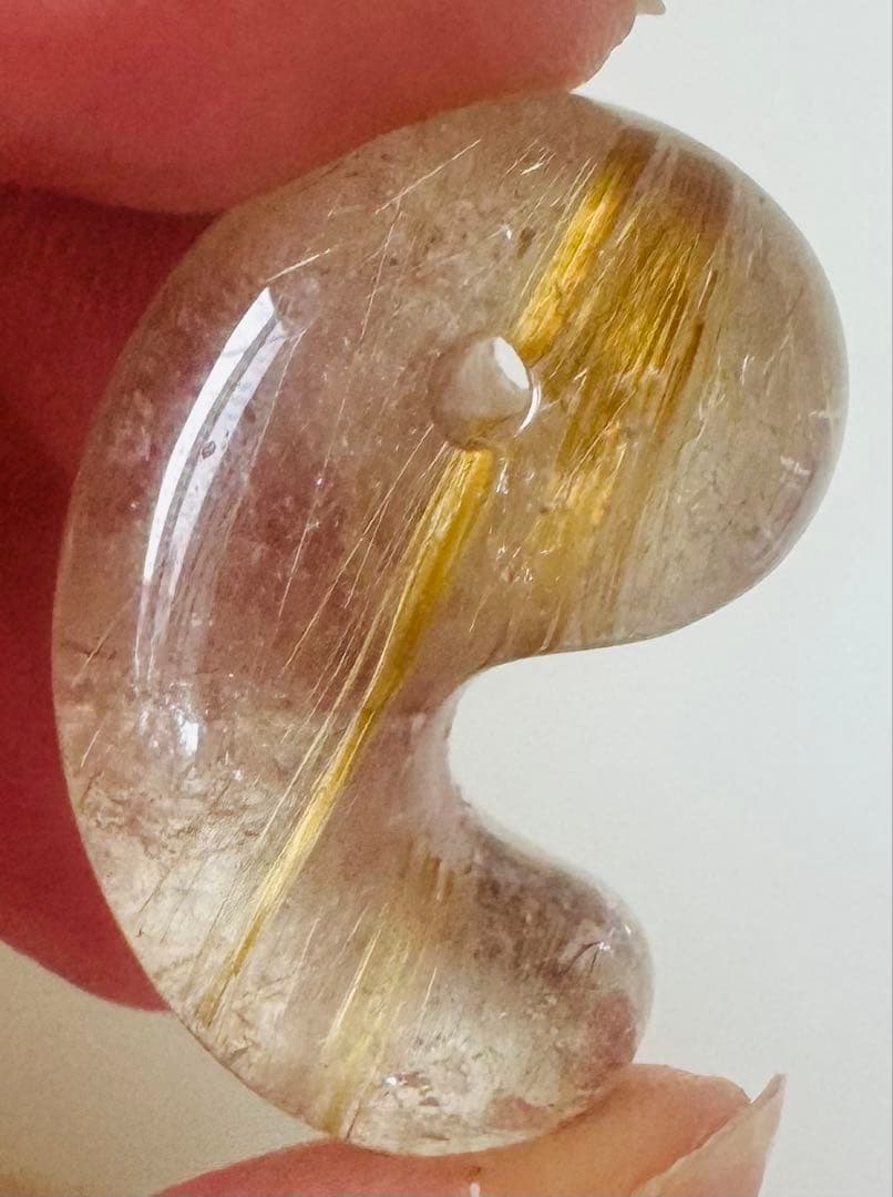 15,000→10,000 ゴールデンルチルクオーツ30mm勾玉