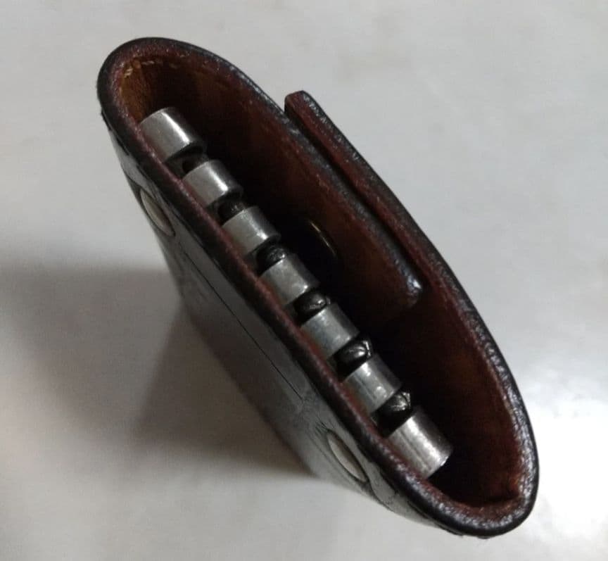 Felisi ブラック レザー キーケース