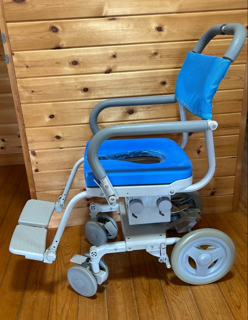 uchie 入浴用車椅子 U字型クッション付き　くるくるチェアD ウチエ