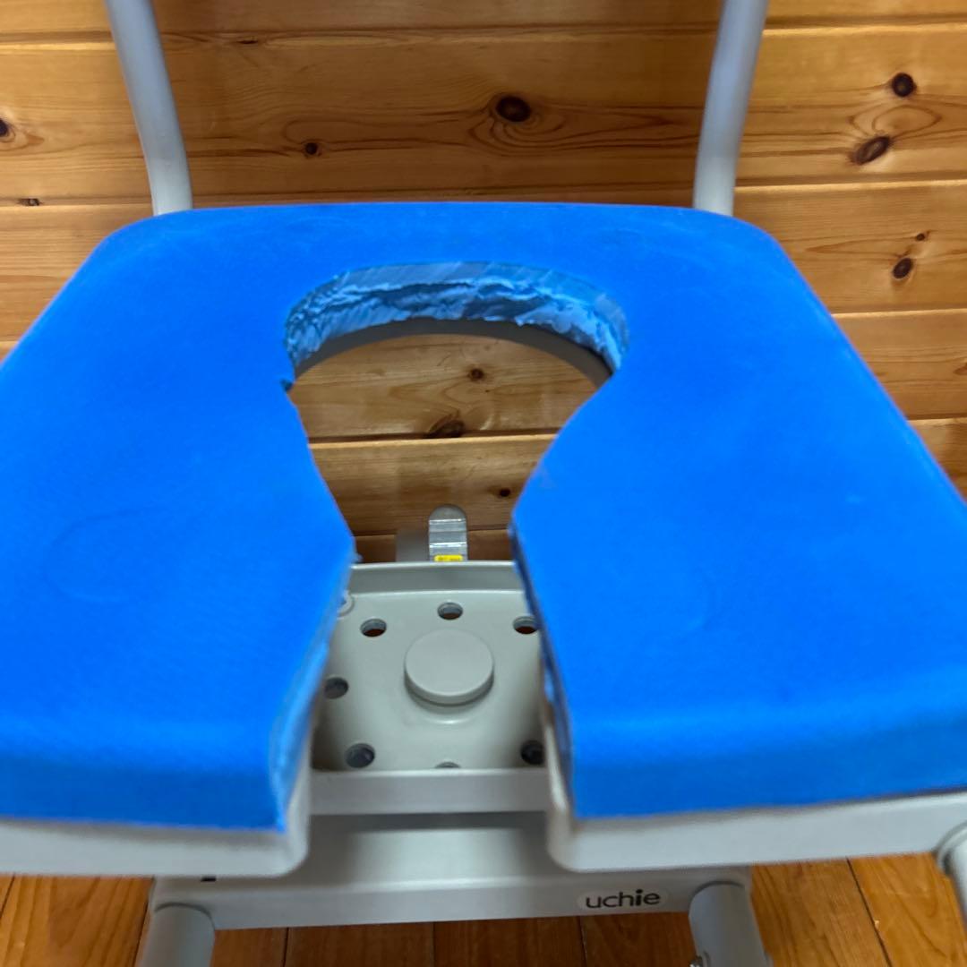 uchie 入浴用車椅子 U字型クッション付き　くるくるチェアD ウチエ