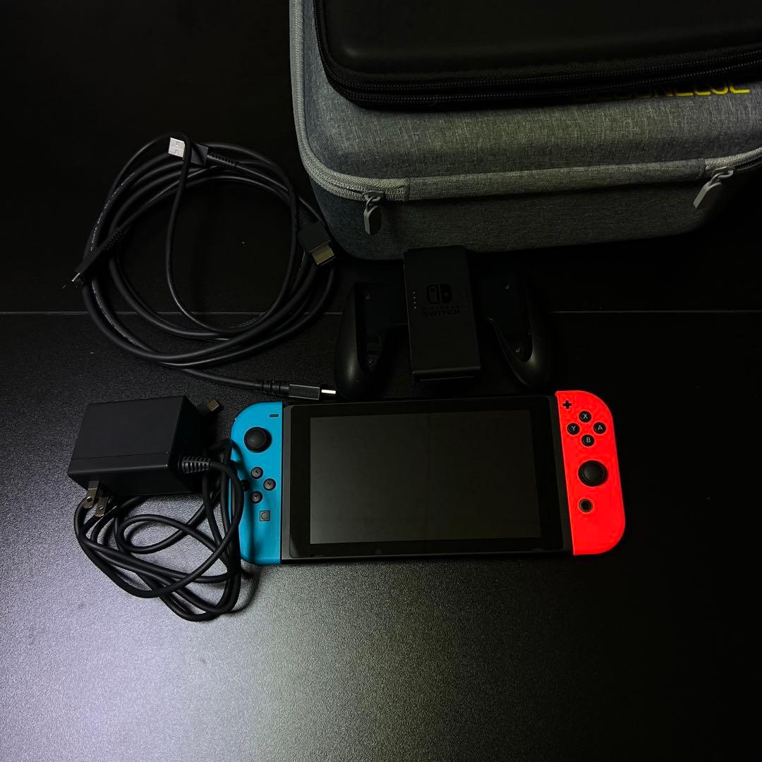 【ドッグなし】専用ケース付きSwitch 本体