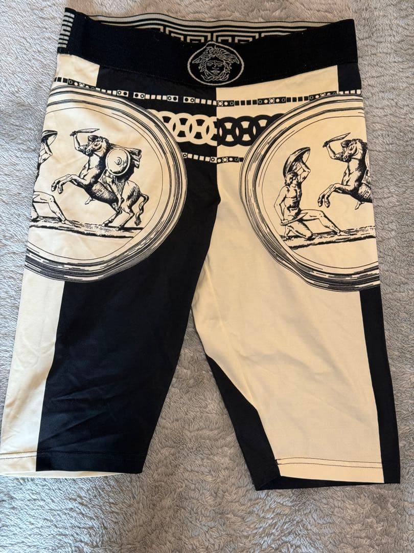 ルタオジャパン様　VERSACE スパッツ　スイムショーツ 水着　パンツ