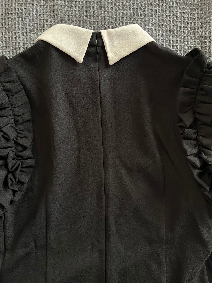 hue DAY TO EVENING ショルダーフリルブラウス パール装飾 36