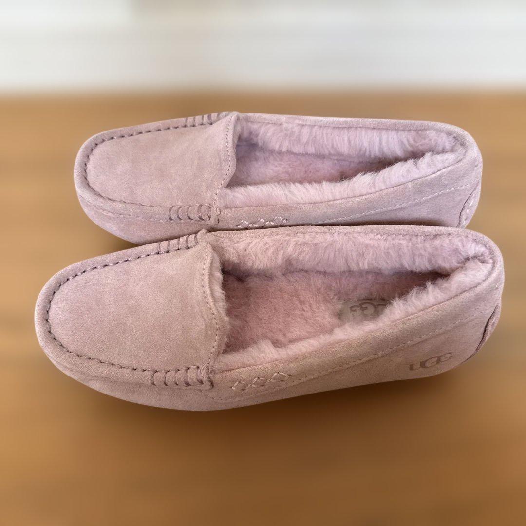 UGG ピンク モカシン　　新品23cm