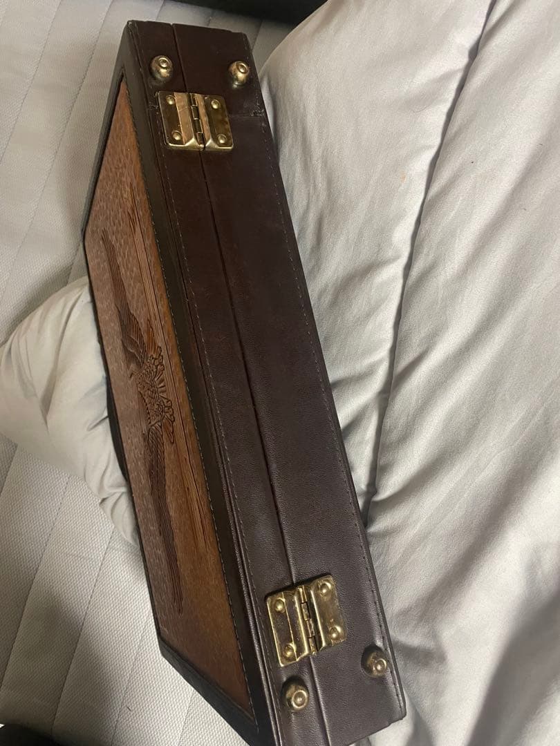 レザーカーヴィング アタッシュケース 希少 60万以上 手彫り 神の鞄