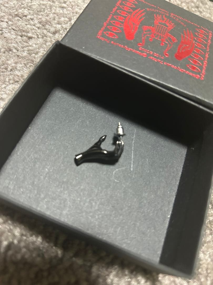 ［ジャック屋］ha|za|ma 惹きずり込まれる運命のピアス(ブラック)