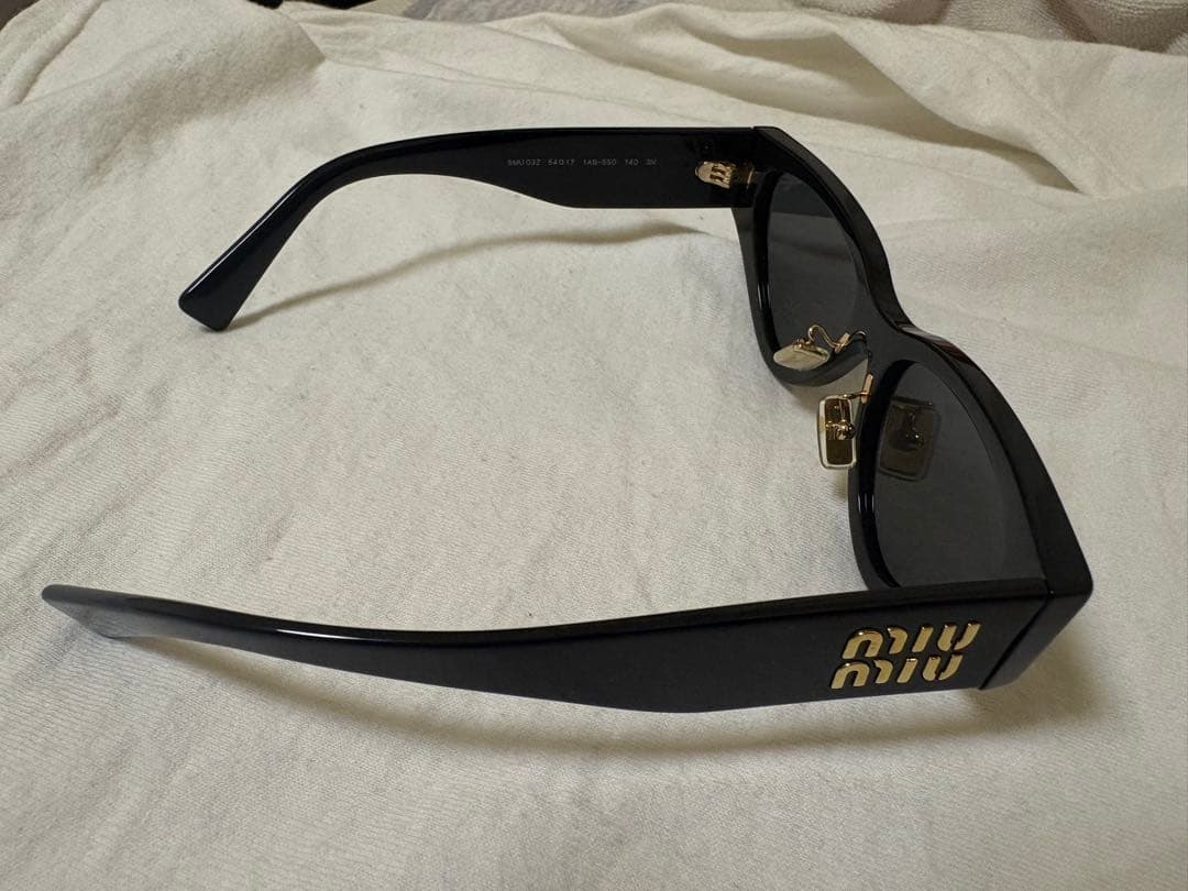 MiuMiuサングラス