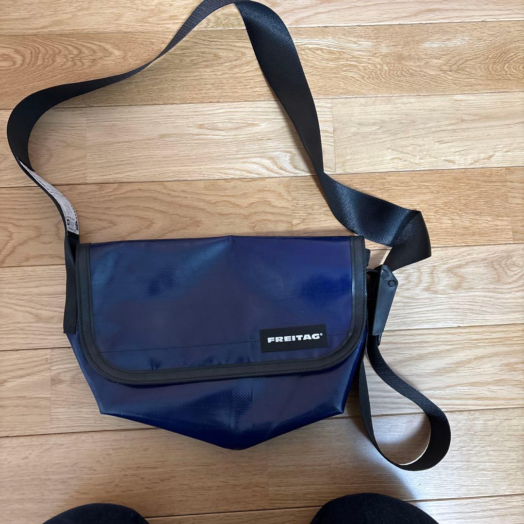 FREITAG ネイビー ショルダーバッグ