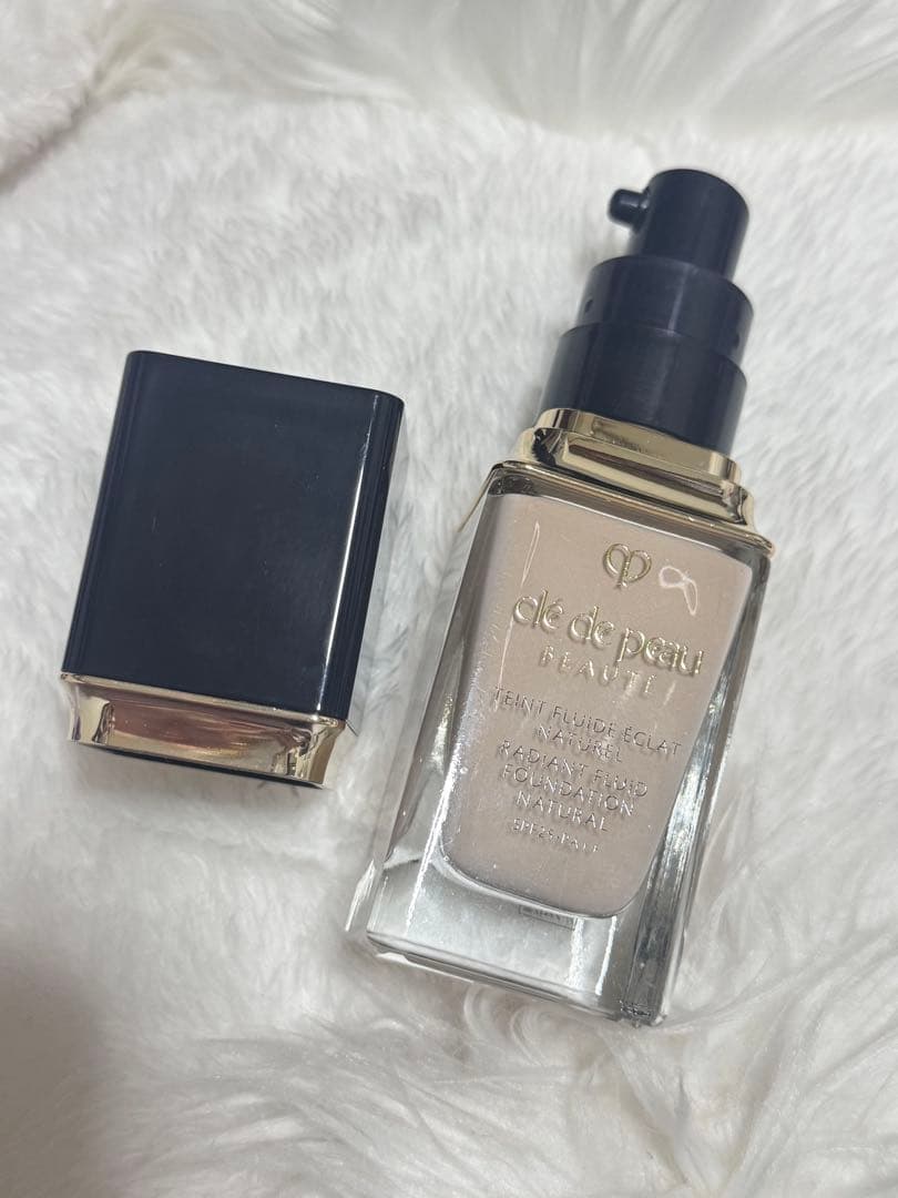 クレ・ド・ポー ボーテ リキッドファンデーション ナチュレルオークル00