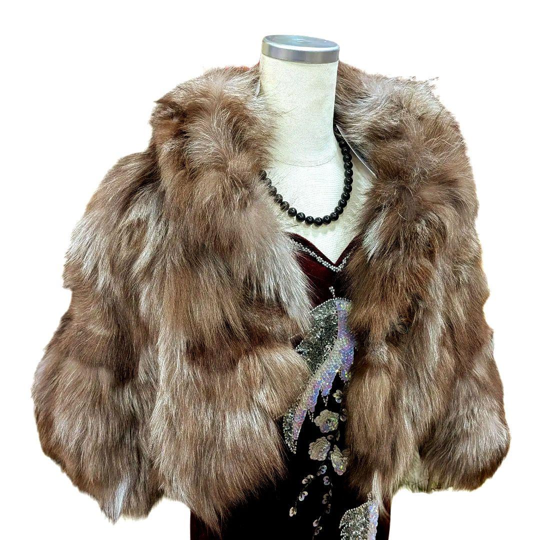 【極美品】シルバーフォックス　ボリュームファー　ポンチョ　肩掛け　レディース