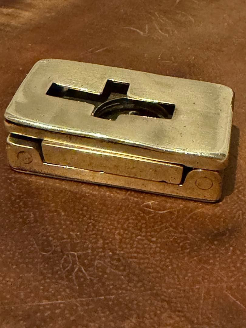 1910年代英国骨董　真鍮　聖書を読むための折り畳み拡大鏡　携帯に便利なルーペ