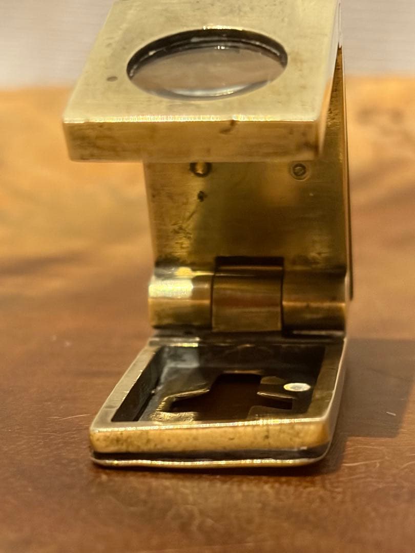 1910年代英国骨董　真鍮　聖書を読むための折り畳み拡大鏡　携帯に便利なルーペ