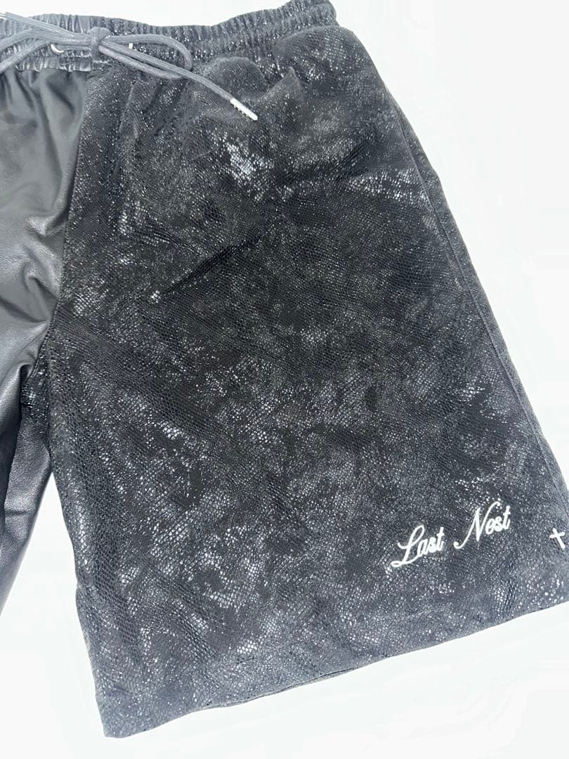 Last Nest レザー ショートパンツ ブラック