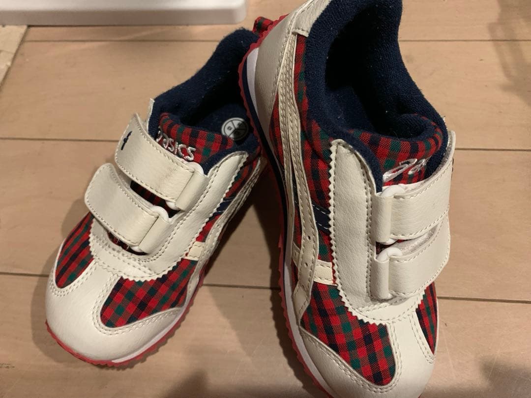 【16.5】ほぼ未使用!!!ファミリアAsics 赤と白チェックスニーカー