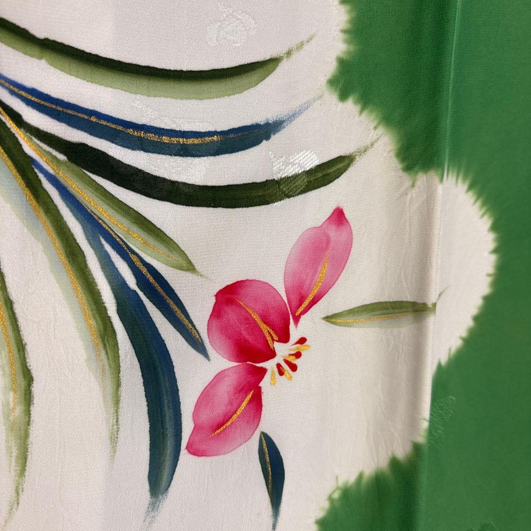 (あ867)振袖用長襦袢㊗️絞り染め 落ち着いた若草色 花模様は手描き✨