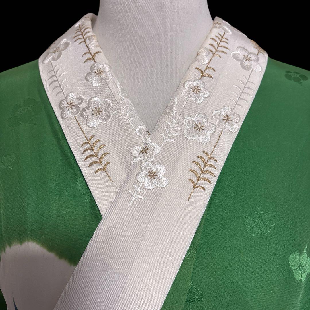 (あ867)振袖用長襦袢㊗️絞り染め 落ち着いた若草色 花模様は手描き✨