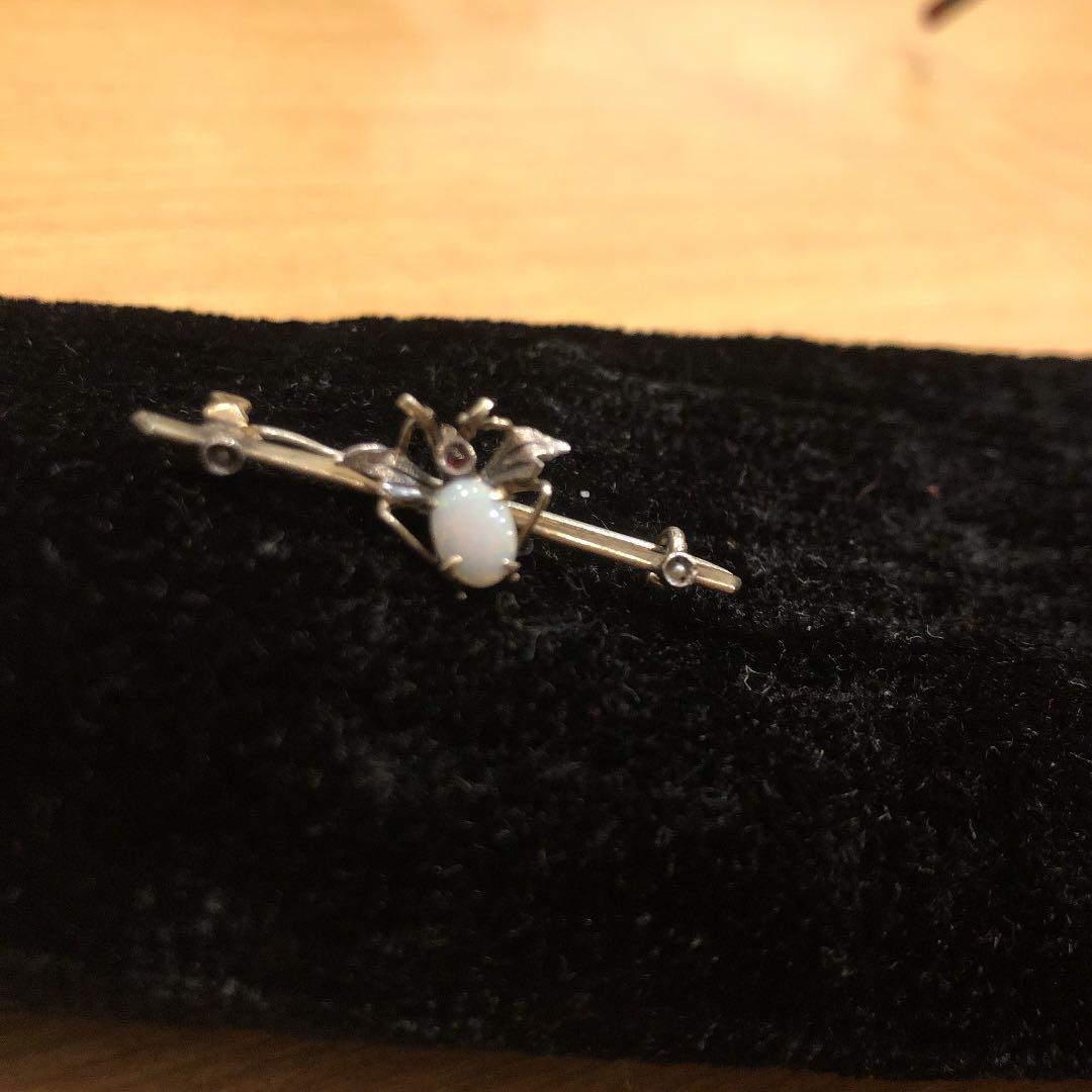 おっとと☺︎ 値下げ、即買いok様 アンティーク　オパールシードパール蝶のブローチ