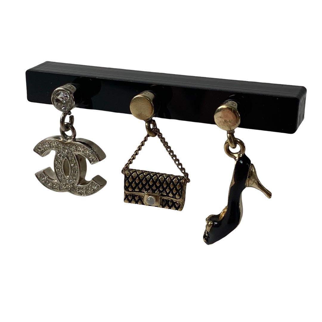 シャネルCHANEL イヤホンジャック B13B