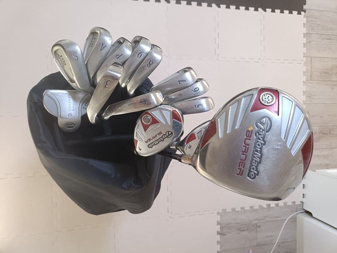 TaylorMadeゴルフバッグ、クラブセット Burner /初代ゼクシオ