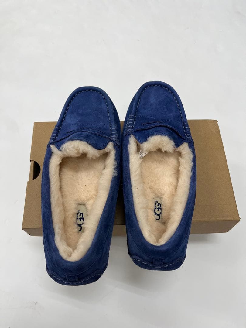 新品未使用 UGG アグ スニーカー サイズ24
