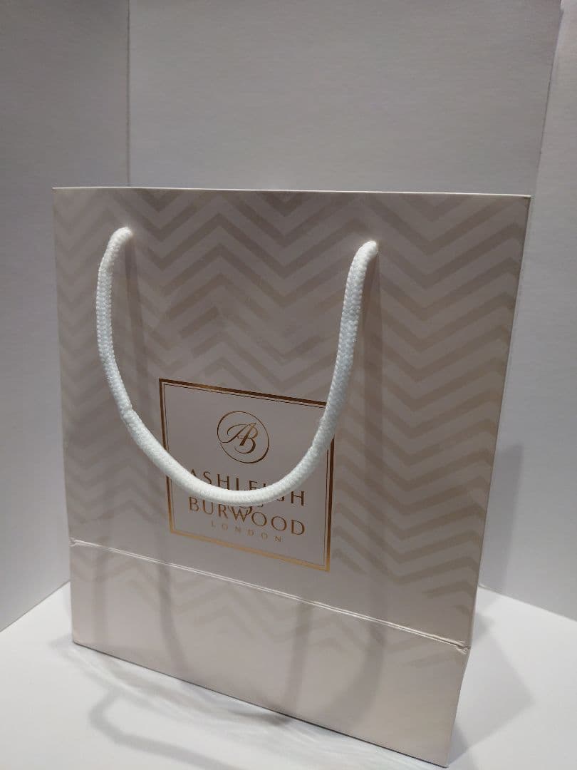 【未使用・限定品】アシュレイ&バーウッド　ホワイトクリスマス　フレグランスランプ