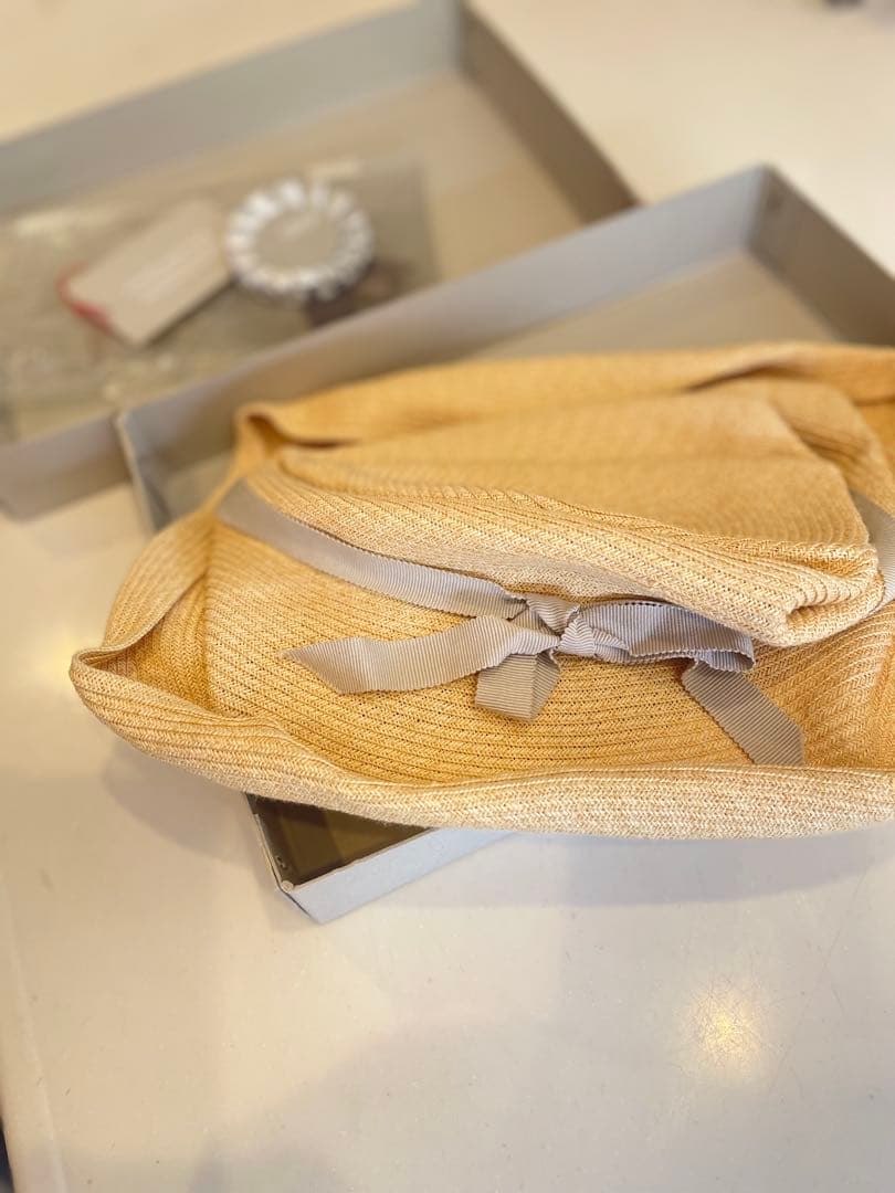 未使用品！マチュアーハ 箱付き　麦わら帽子　グレーのリボン