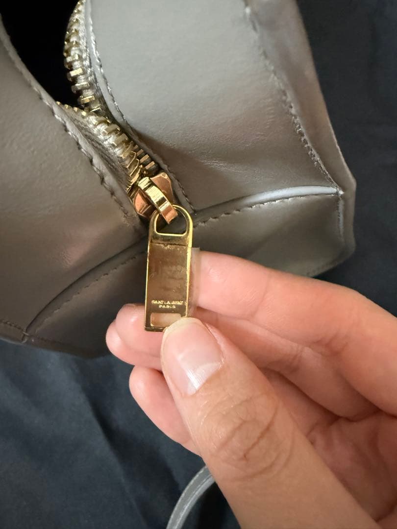 SAINT LAURENT グレー ハンドバッグ