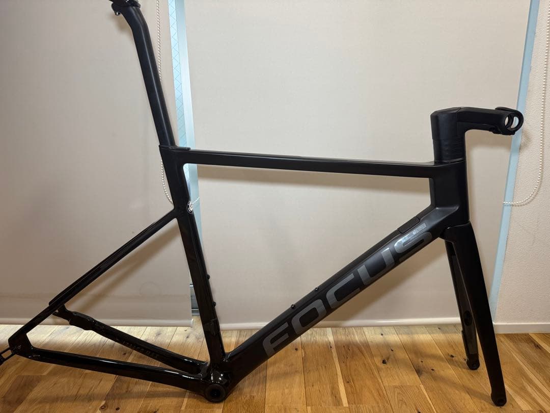 フレームセットFOCUS IZALCO MAX DISC 9　2022年