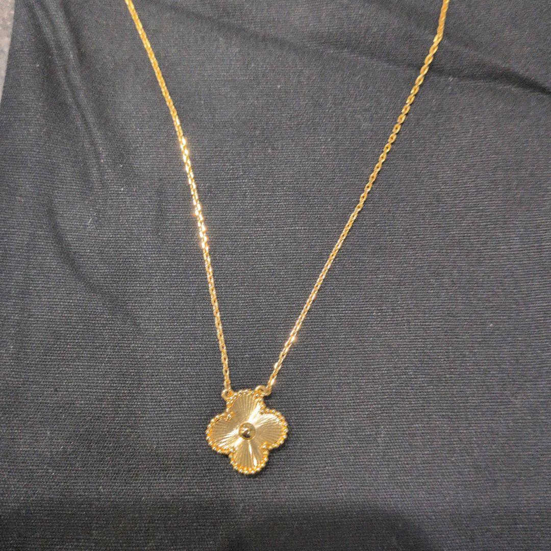 ゴールド 花型ネックレス　ノーブランド