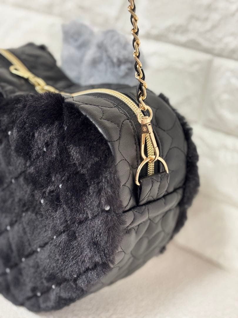 m*e様 コヤンイサムチョン　ハンドメイド　ハート型ファーショルダーバッグ　黒