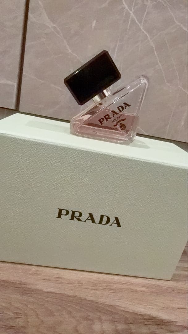 PRADA 新作パラドックス パルファム オードパルファム